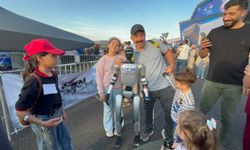 Şanlıurfa’da TEKNOFEST Alanında Robot Canikman’a Yoğun İlgi