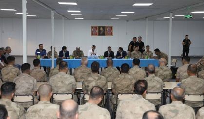 Vali Ayhan; Ceylanpınar ve Rasulayn temaslarda bulundu.