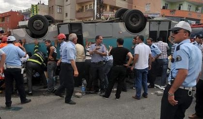 Halk Otobüsü devrildi: 16 Yaralı
