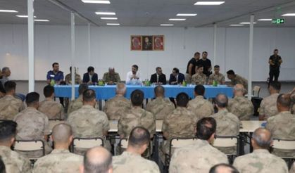 Vali Ayhan; Ceylanpınar ve Rasulayn temaslarda bulundu.