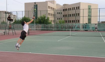 Şanlıurfa Büyükşehir Belediyesi’nden 19 Mayıs’a Özel Tenis Turnuvası!