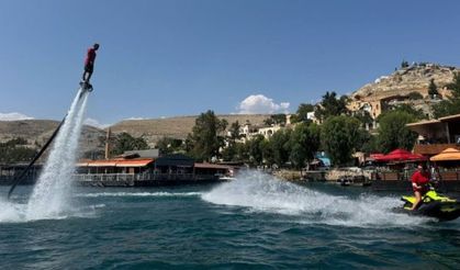 Şanlıurfa Halfeti'de Bir İlk: Flyboard ve Jet Ski Gösterisi Büyüledi