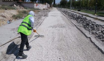 Haliliye’de Bozuk Yollar Tarihe Karışıyor: Parke Döşeme Seferberliği!