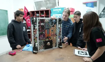 Lise Kazan Dairesinde Başlayan Robotik Takımı Dünya Sahnesinde!
