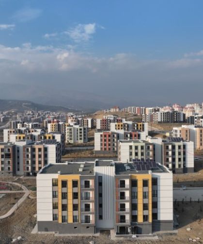 Şanlıurfa’da TOKİ, 14 bin 735 konut ve iş yerini bitirecek.