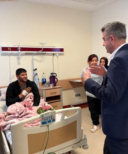 Şanlıurfa AK Parti Teşkilatından Hastalara Moral Desteği