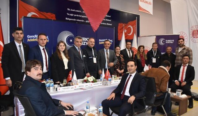 Harran Üniversitesi"nde “Yetenek Her Yerde Güneydoğu Bölgesi Kariyer Fuarı” Büyük İlgi Gördü