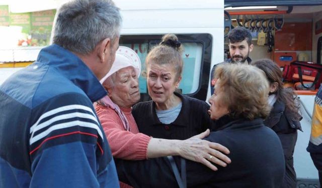 Balkondaki sprey kutuları patladı, mahalleli sokağa döküldü