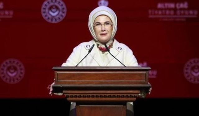 Emine Erdoğan'ın başlattığı "Okuryazarlık Seferberliği" ile binlerce kadın okullu oldu