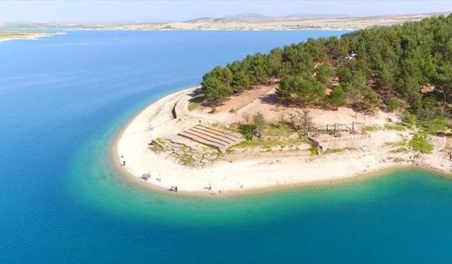 Şanlıurfa'da Baraj Göletinde Boğulma Tehlikesi Geçiren Genç Kurtarıldı