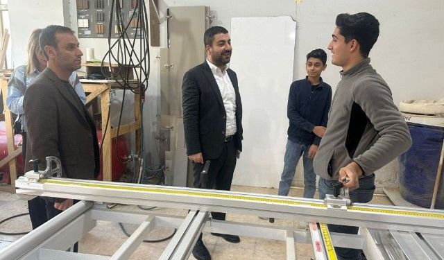 AK Parti Karaköprü İlçe Başkanı Çelik, Esnaf Ziyaretinde Halkın Taleplerini Dinledi