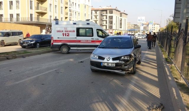 Adıyaman’da Beton Mikseri ve Otomobil Çarpıştı!