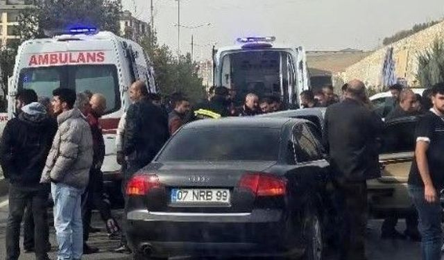 Diyarbakır Silvan’da İki Otomobil Çarpıştı:
