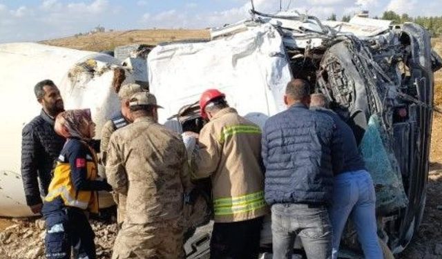 Mardin’de Midyat’ta Feci Kaza: Beton Mikseri Devrildi!