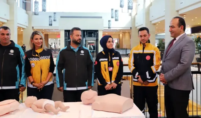 Şanlıurfa’da Acil Sağlık Haftasında Kurulan Stant Büyük İlgi Gördü!