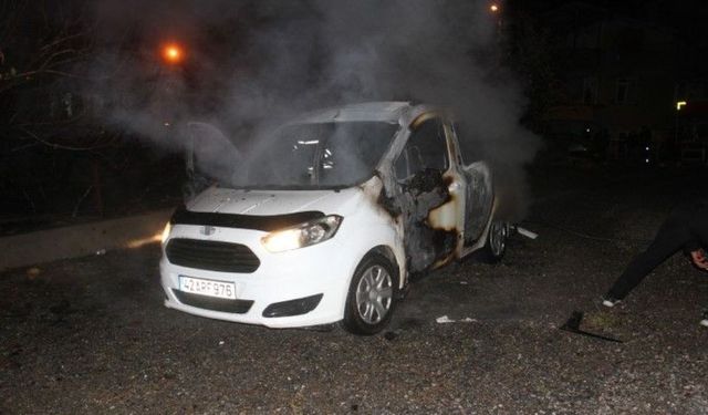 Konya’da Öfke Krizi: Şahıs Aracını Ateşe Verdi!