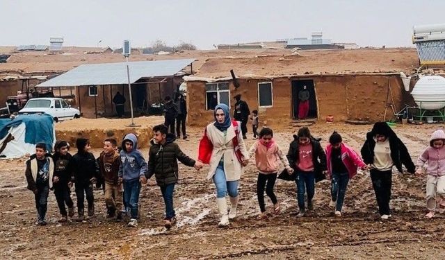 Şanlıurfa Kırsalında Çocukları Mutlu Eden Hediye Seferi!