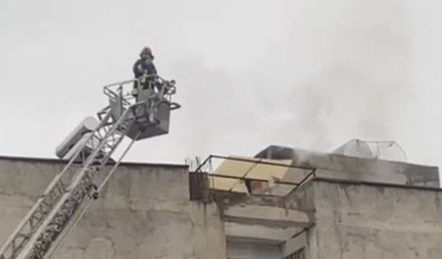 Siverek’te Korkutan Yangın: Şanlıurfa’da Çatı Alev Alev Yandı!