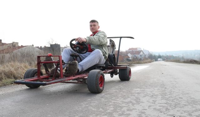 Hurda ve çapa motoru ile yaptığı araç 100 km/h hız yapıyor