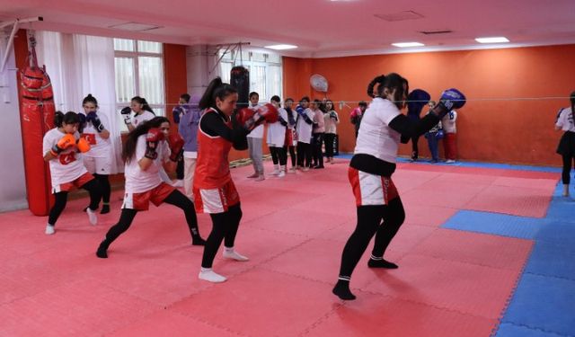 Şanlıurfalı Kızlar Muay Thai’de Büyük Başarıya Koşuyor