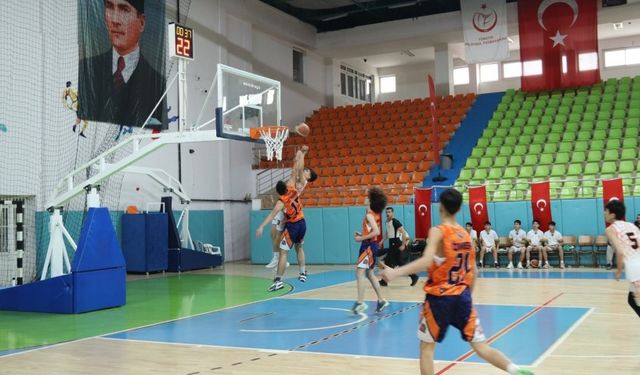 Şanlıurfa’nın Genç Basketbolcuları U-16 Bölge Müsabakalarında Göz Doldurdu