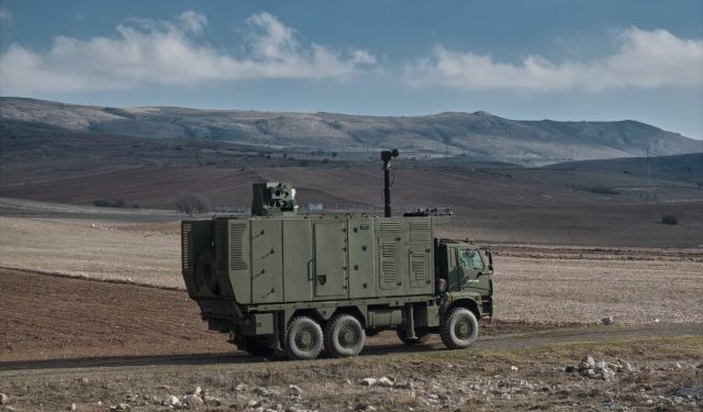 ASELSAN’ın Lazer Silahı GÖKBERK, FPV Dronları Hedefe Kilitledi!