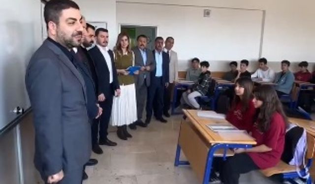 AK Parti Karaköprü İlçe Başkanı Orhan Çelik, Bilim ve Teknoloji Haftası'nda Öğrencilerle Buluştu