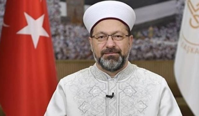 Prof. Dr. Ali Erbaş, CİMER Davetiyle Camii' de Teravih Kıldırdı