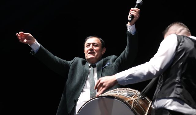 Şanlıurfalılar Gecesi’nde Mahmut Tuncer Coşkusu