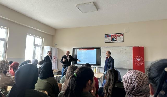 Şanlıurfa'da Mevsimlik Tarım İşçilerine Zehirlenme Eğitimi