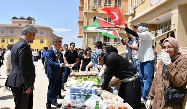 Şanlıurfa Sosyal Bilimler Lisesi’nden Gazze’ye Destek Kermesi
