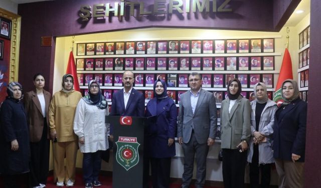 AK Parti Şanlıurfa Kadın Kolları'ndan Şehit Ailelerine Ziyaret