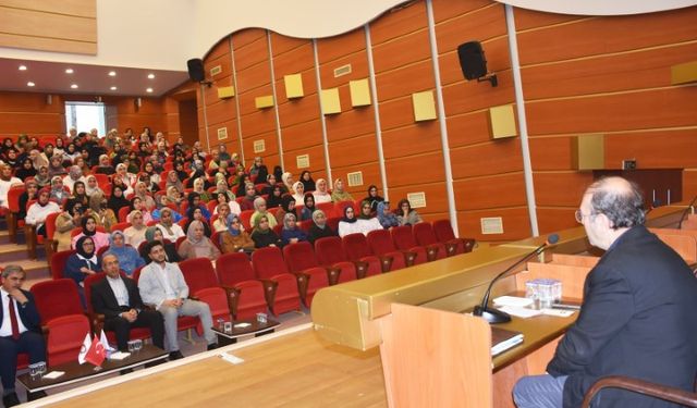 Yusuf Kaplan Harran Üniversitesi'nde Gençlerle Buluştu