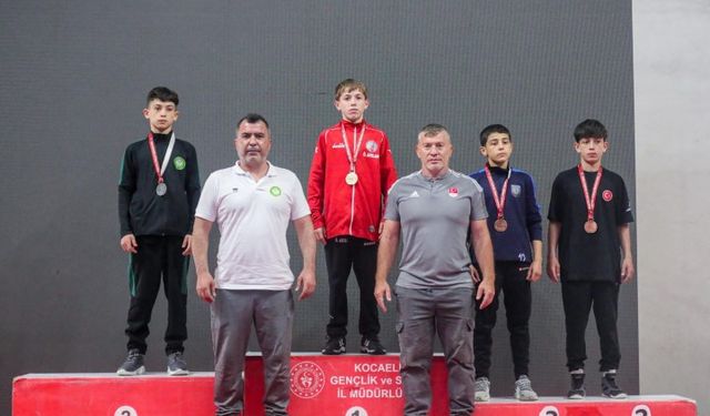 U15 Güreş Şampiyonası’nda Şanlıurfa Rüzgarı: Dedeoğlu Türkiye Üçüncüsü