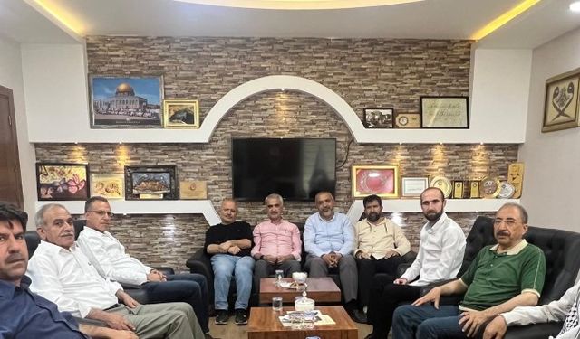 Şanlıurfa'dan Gazze'ye Destek Sürüyor: Eğitim Bir Sen ve Kitap Vakfı Bir Araya Geldi!