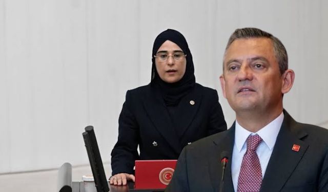 AK Parti’li Yazmacı: “Özgür Özel’e Yapılan Saldırı Demokrasiye Yöneliktir”