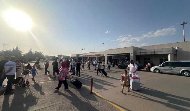 İsrail-İran Gerilimi Uçak Rotalarını Değiştirdi!