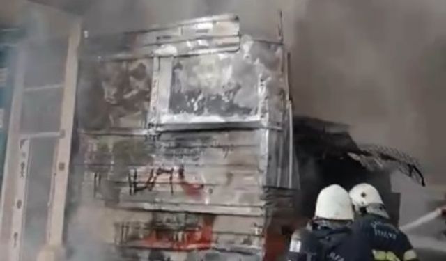Şanlıurfa’da İş Yeri Alev Aldı! Vatandaşlar Sokağa Döküldü