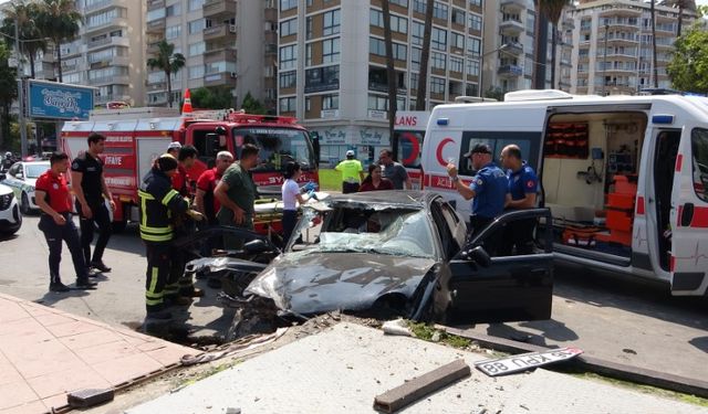 Mersin’de Kavşakta Feci Kaza!