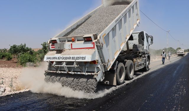 Şanlıurfa’da Kırsal Yollarda Sathi Kaplama Atağı!