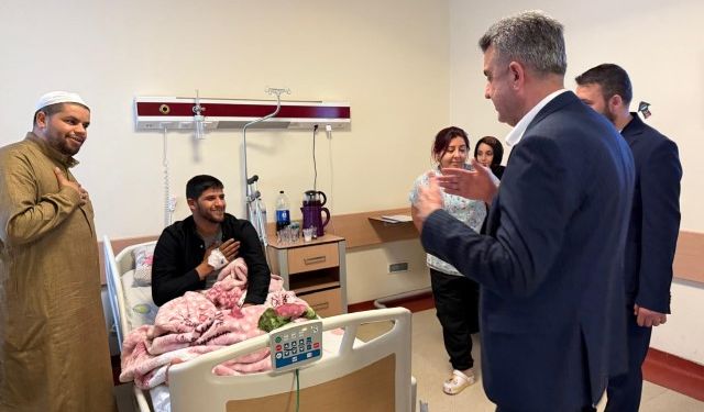 Şanlıurfa AK Parti Teşkilatından Hastalara Moral Desteği