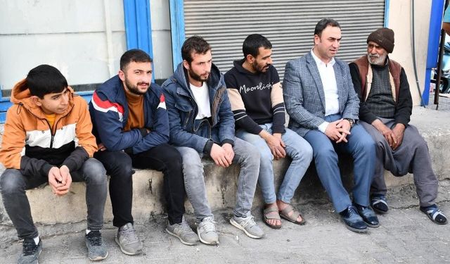 AK Parti Eyyübiye İlçe Başkanı Elgün, gençlerle sokakta buluştu