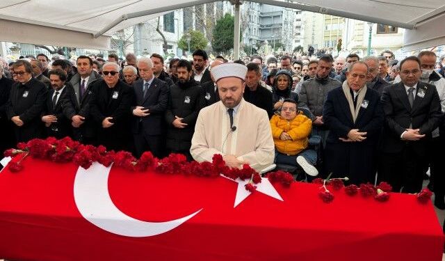 Usta Tiyatrocu Haldun Dormen’e Son Görev