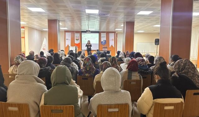 Şanlıurfa Büyükşehir’den Harran Üniversitesi Kız Öğrencilerine Sağlık Eğitimi