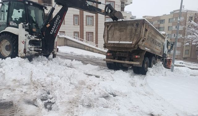 Şanlıurfa Karaköprü’de Karla Mücadele: 230 Personel Sahada!