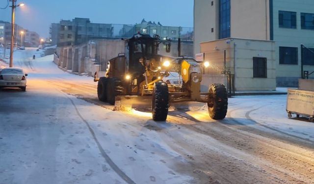 Şanlıurfa’da Kar Yağışı Etkili Oldu, Haliliye Belediyesi Sahaya İndi!