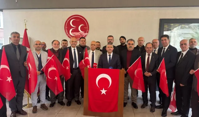 İzmir’de Şanlıurfa dahil  sivil toplum kuruluşlarından Türk bayrağına saldırıya tepki