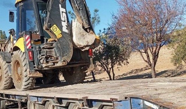 Birecik’te Bozulan Kilit Taşları Tek Tek Yenileniyor