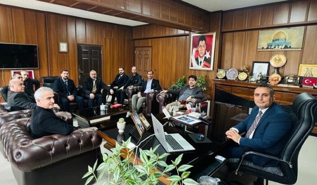 Memur-Sen Heyeti Viranşehir’de İlçe Milli Eğitim Müdürü’nü Ziyaret Etti