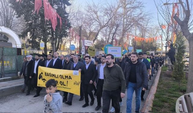 HÜDA PAR’dan Hilvan’da "Bağımlı Olma Hür Ol" Yürüyüşü